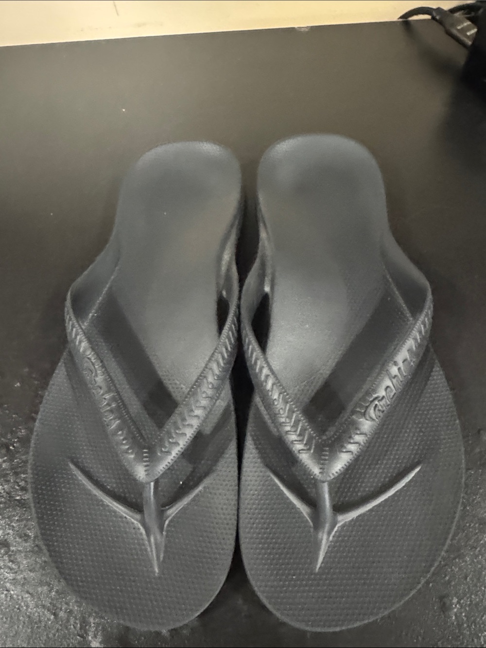 Men's Black Flip-Flops Comfortable Beach Sandals